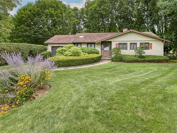 2nd image of 57 Stonewall Cir