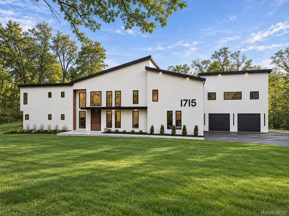 1715 Lone Pine Rd, Bloomfield Hills, MI 48302