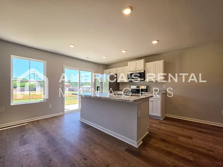 4111 Hudson Ct — Photo 14