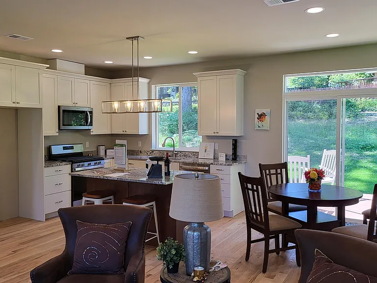 171 E Allynview Dr — Photo 3