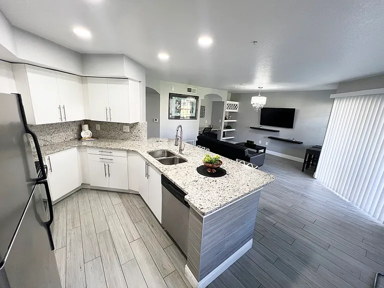 7280 Westpointe Blvd #815 — Photo 7