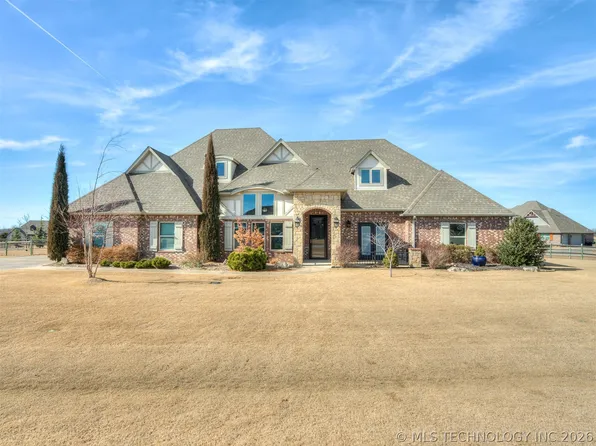 9038 N 66th East Ave, Owasso, OK 74055