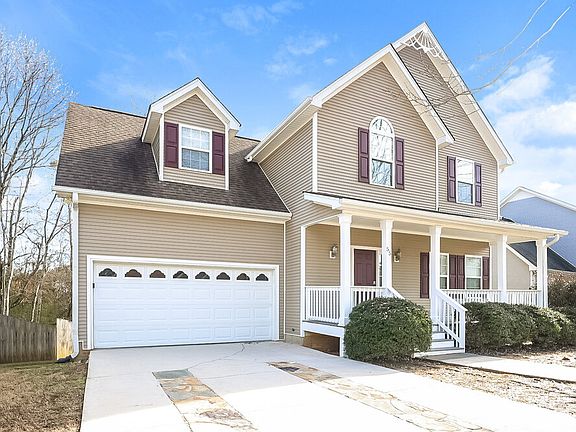 4th image of 55 Roxbury Ln