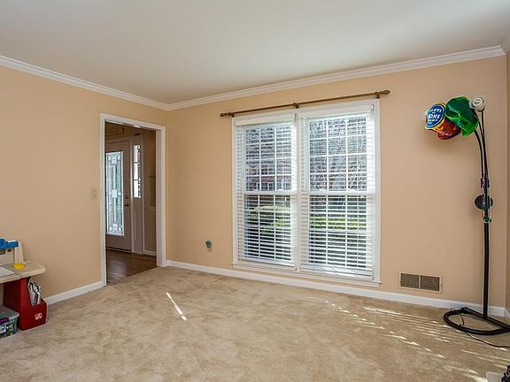 4th image of 2044 Dayron Ct