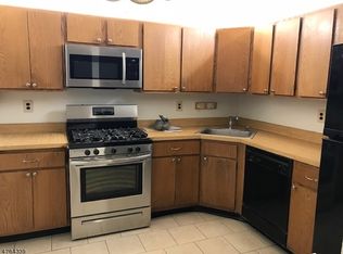 122 Crabapple Ln #333, Franklin Park, NJ 08823