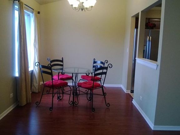 4th image of 323 Primrose Ct #323