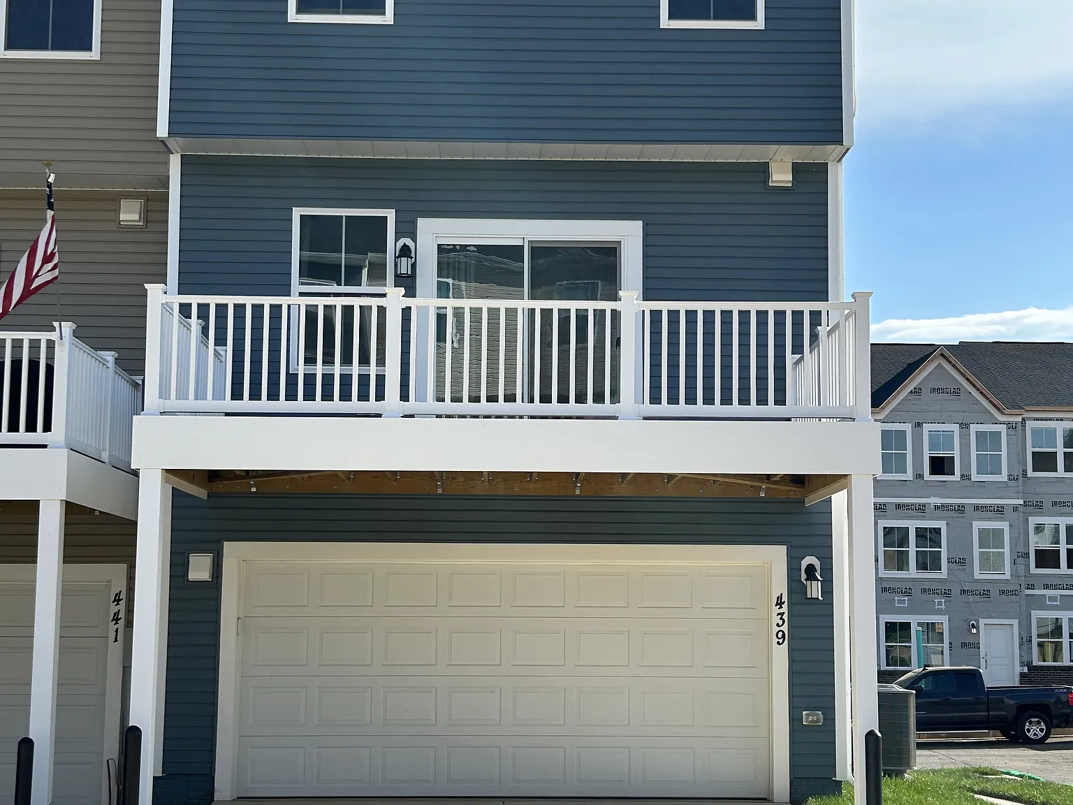 439 17th Avenue - . — Photo 4