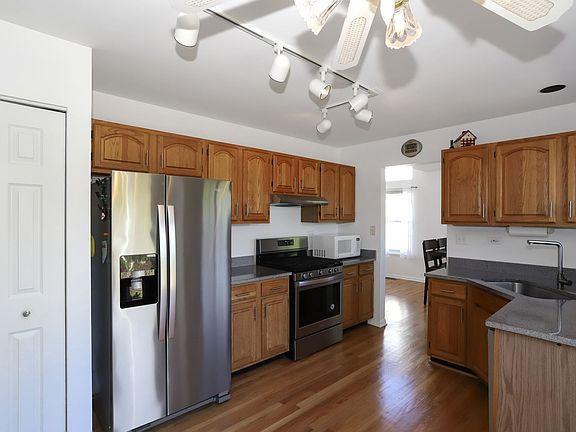 5th image of 1380 Branden Ln