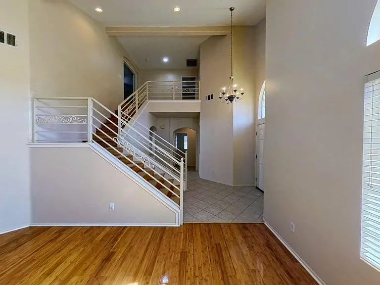 2226 Willowbrook Ln — Photo 4