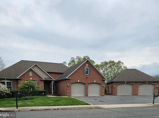 344 Moss Spring Ave, Greencastle, PA 17225