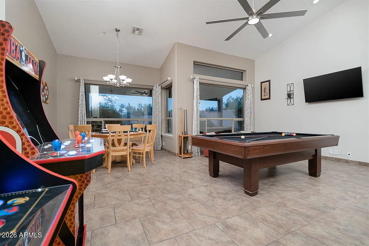 4 bed, 2.0 bath, 2662 sqft, $5,500 — Photo 2