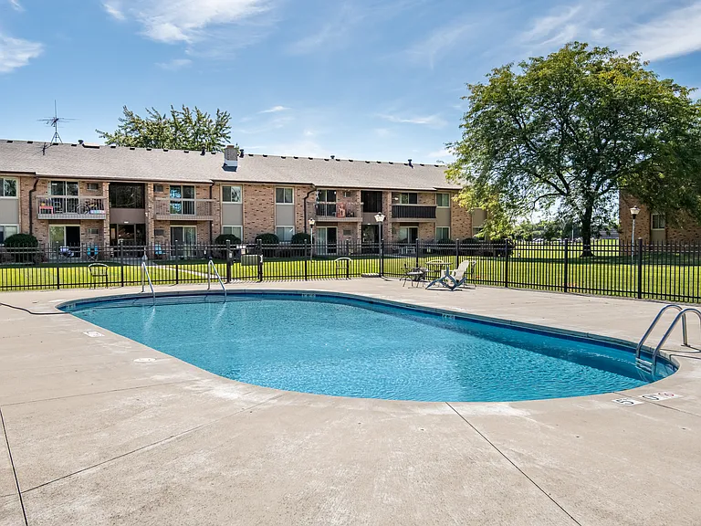 1350 Sunset Rd — Photo 3