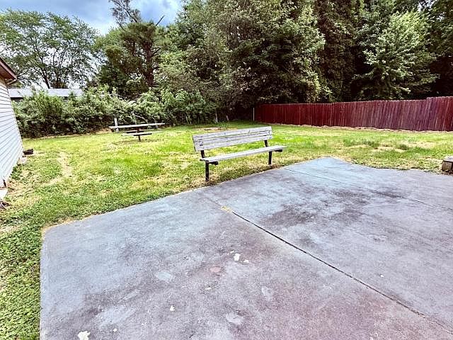 Listing photo 4