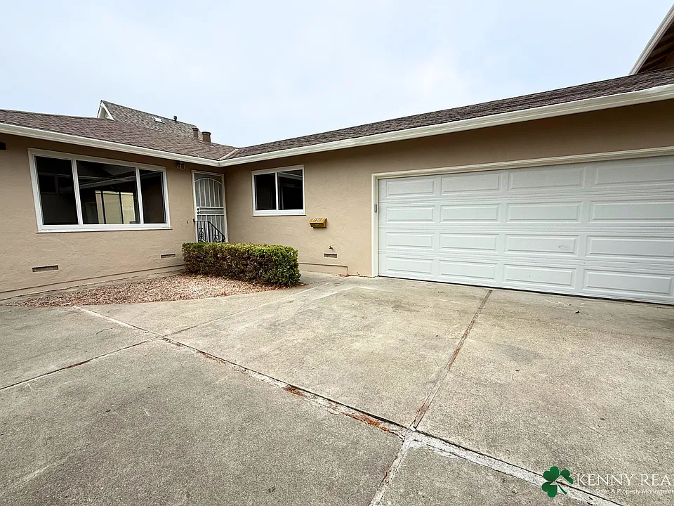 37 Willow Ave