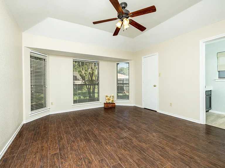 2403 Bayberry Ln — Photo 19