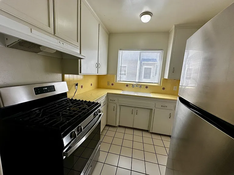 1116 N Louise St — Photo 13