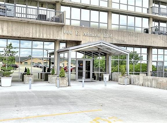 2nd image of 600 E Admiral 1003 Blvd