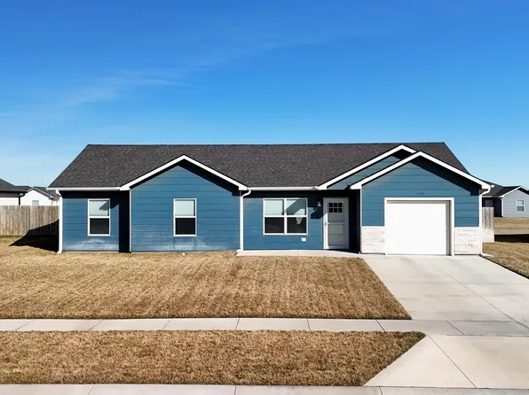 1133 Nautical Dr, Salina, KS 67401