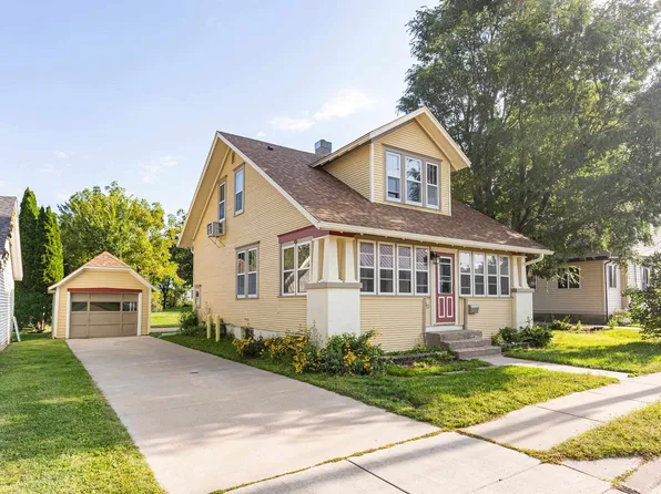40 Lewis St, Platteville, WI 53818