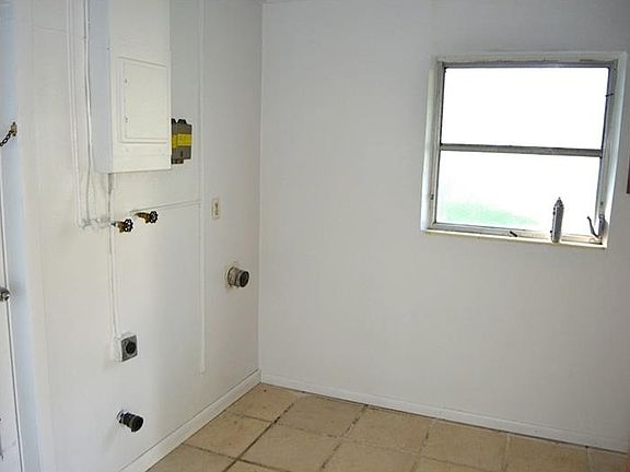 4th image of 2142 W Gardenia Cir