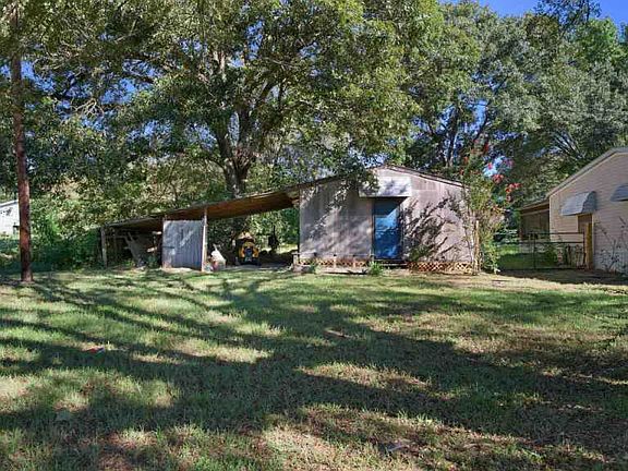 4th image of 16463 Lakeview Cir