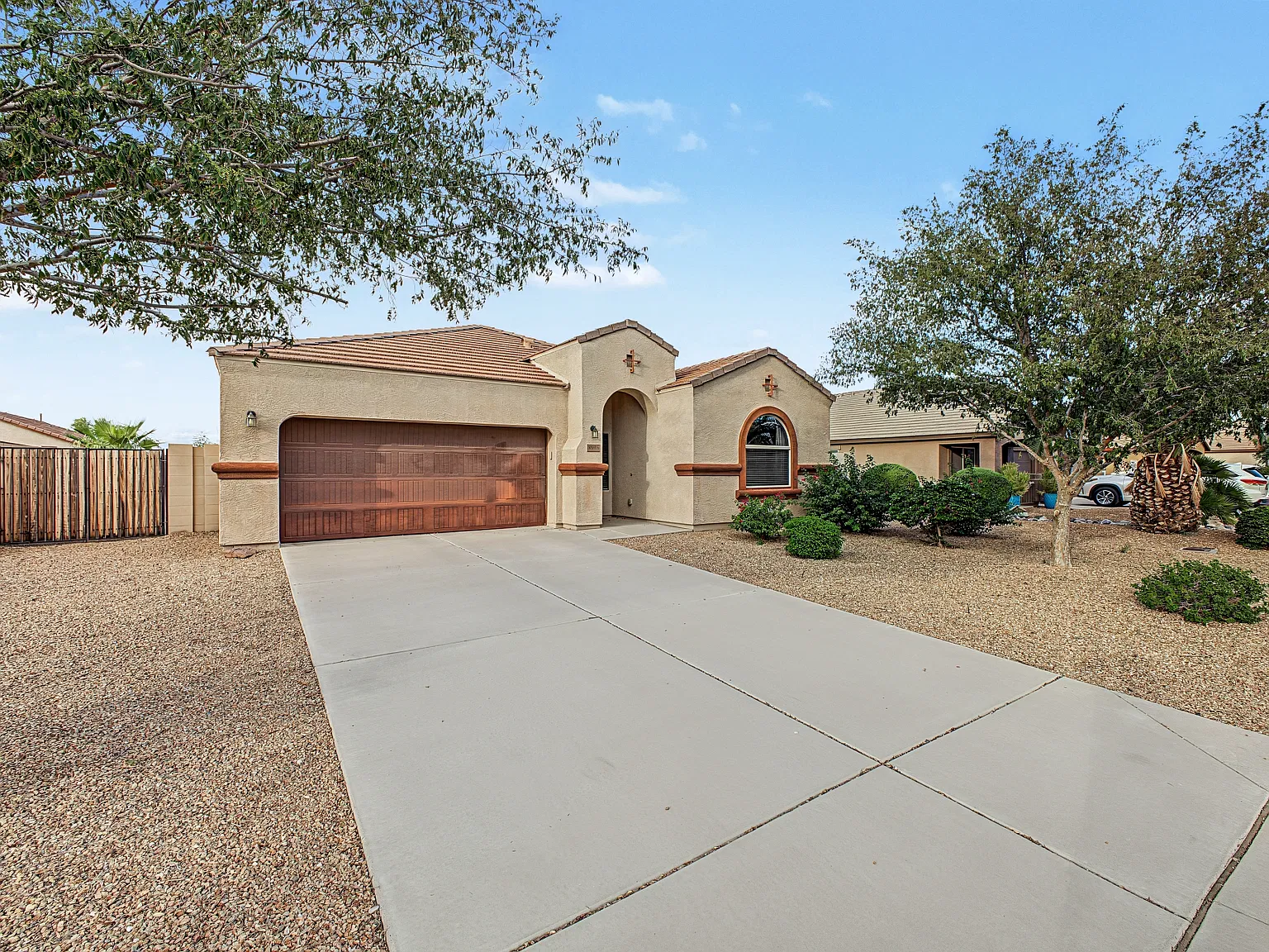 3 bed, 2.5 bath, 2223 sqft, $1,995 — Photo 4