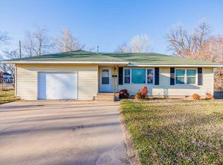 104 Stevens Ave, Blackwell, OK 74631