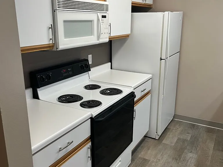 Deer Park Apartments — Photo 11