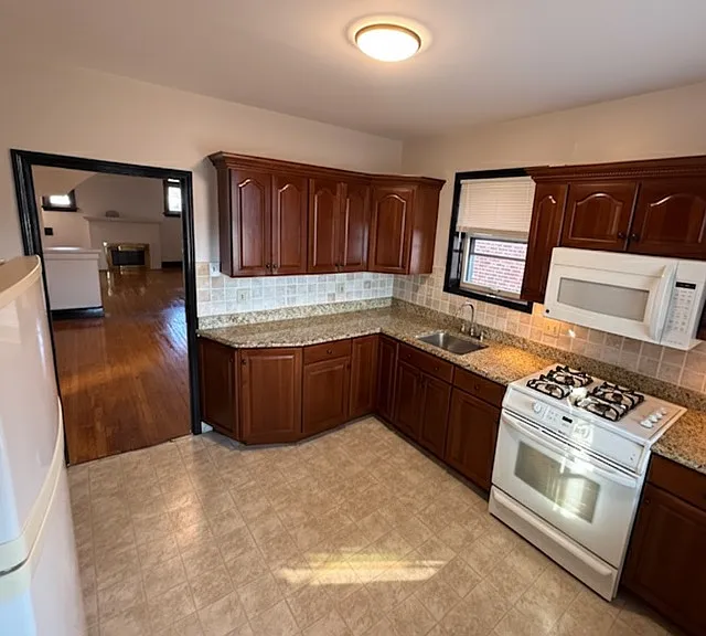 5448 Lisette Ave — Photo 8