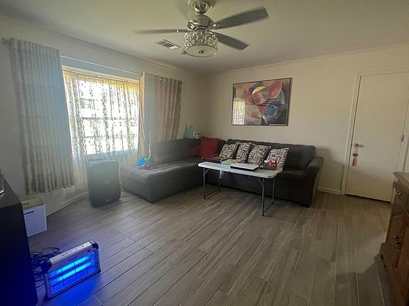 4th image of 1109 W President Ave