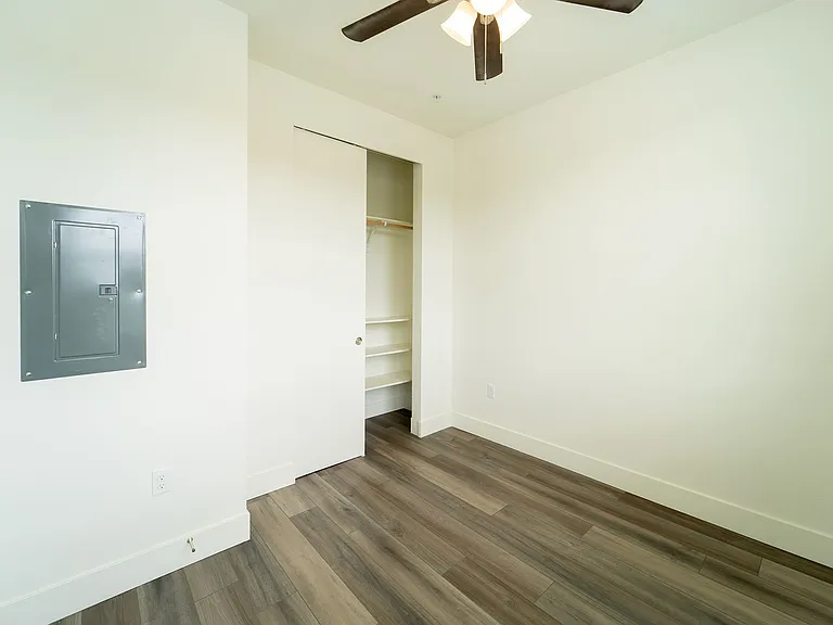 Janie Apartments — Photo 48