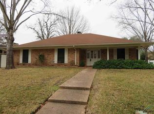 1210 Westwood Dr, Henderson, TX 75654