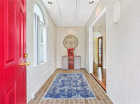 4th image of 844 Bungalow Ct