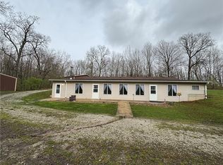 1702 Noble Dr, Mt Zion, IL 62549