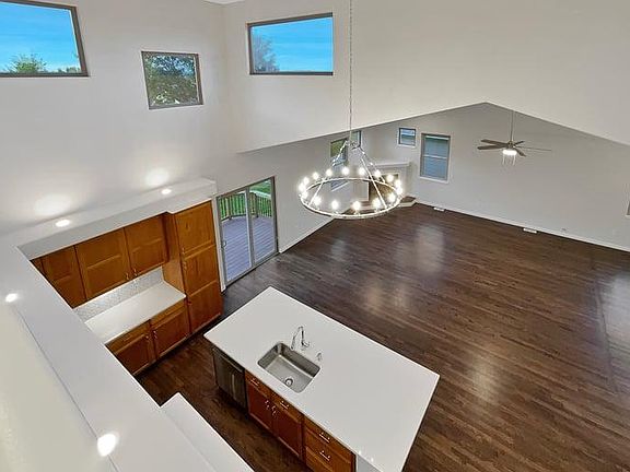 3rd image of 1775 Green River Dr #11