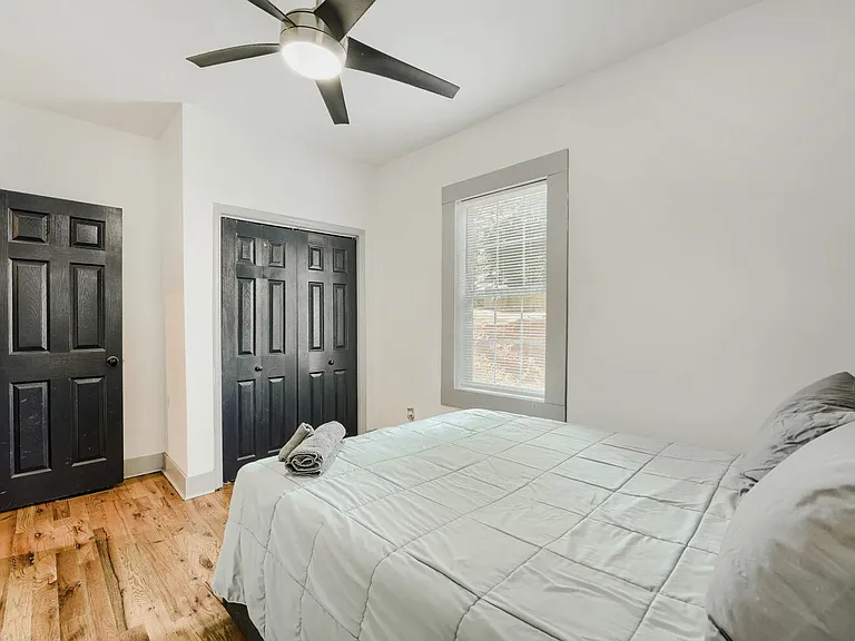 988 Coleman St SW — Photo 14