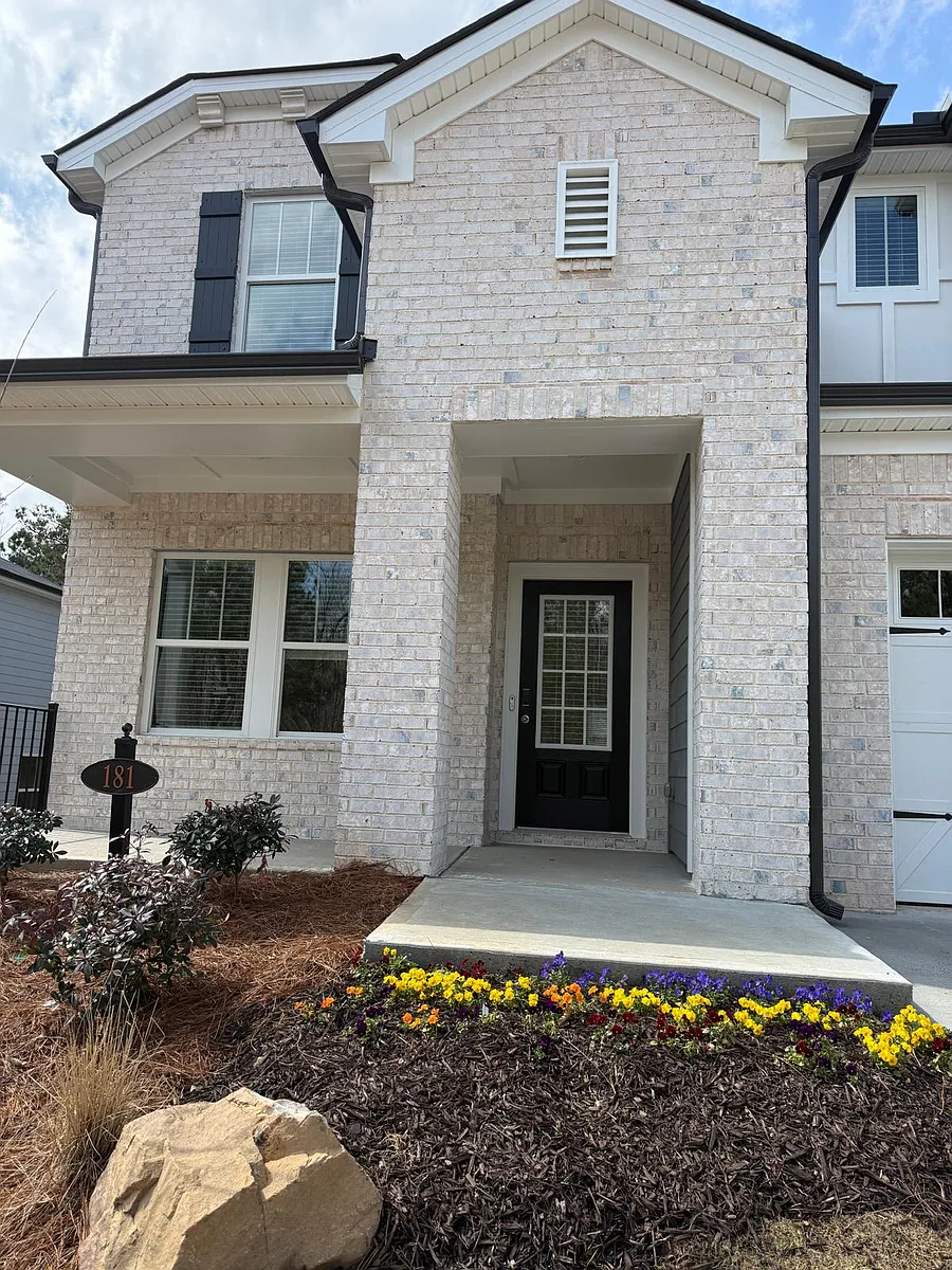 Building Photo - 181 Valley Oak Dr