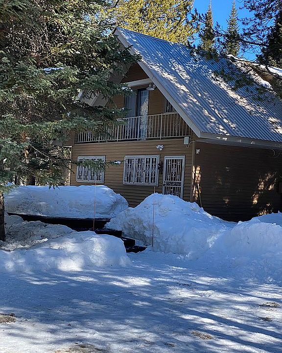 Front of cabin deck/balcony
