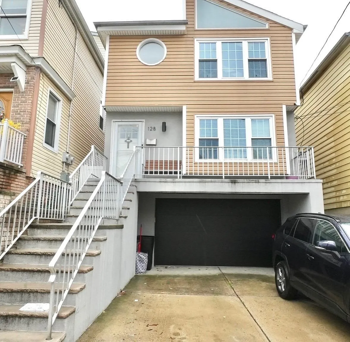 3 bed, 2.0 bath, $3,200 — Photo 1