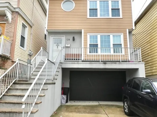 128 W 45th St Floor 2, Bayonne, NJ 07002