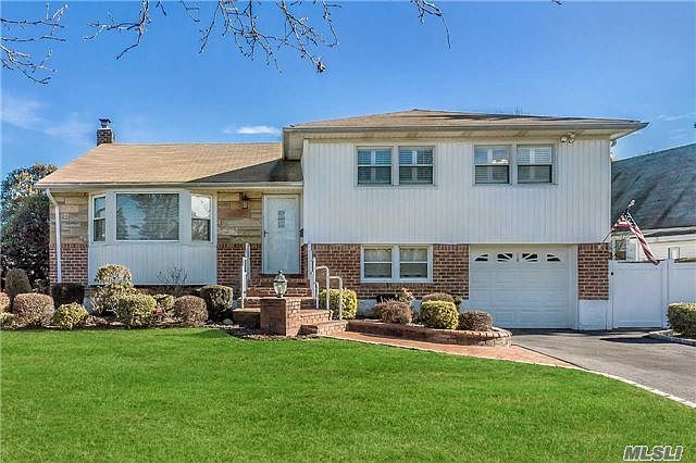 1st image of 18 Kathleen Dr