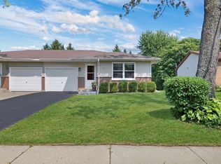 537 Lincoln Ave, Grayslake, IL 60030