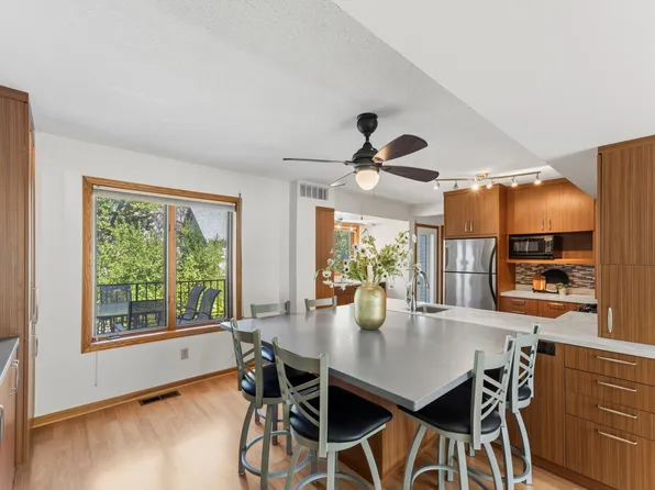 933 Dartmouth Pl, Minneapolis, MN 55414