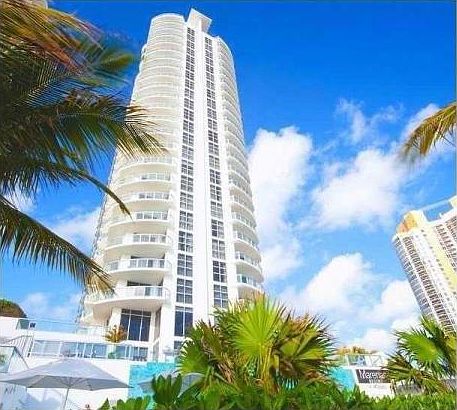5th image of 18683 Collins Ave