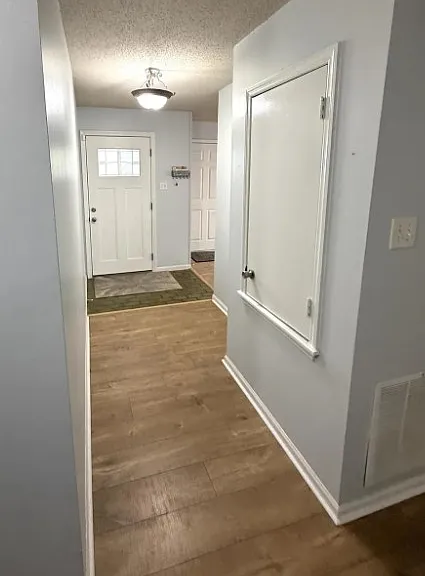 7 Hickory Ln — Photo 2