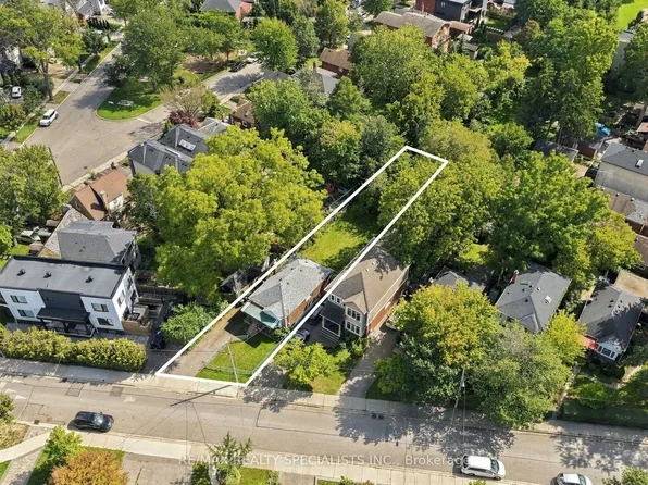93 Cavell Ave, Toronto, ON M8V 1P4