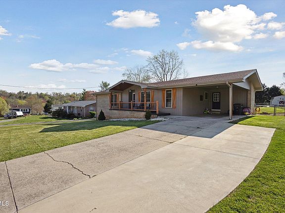 3rd image of 1008 Martingale Dr