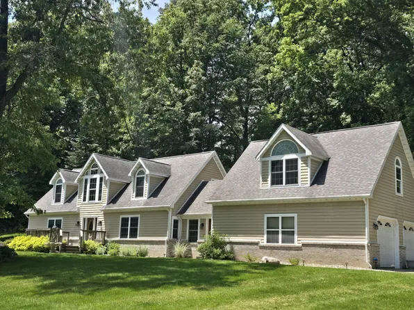 2688 N Goldring Rd, La Porte, IN 46350