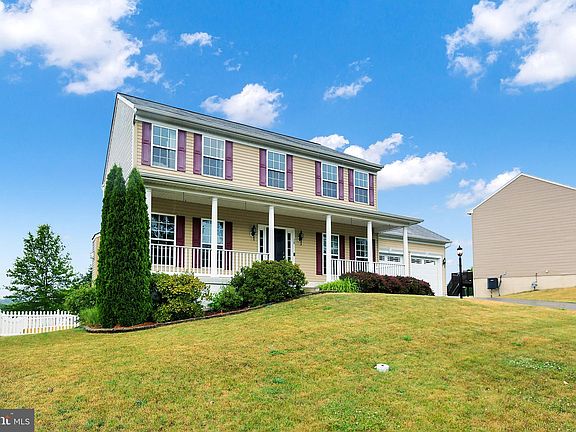 3rd image of 18 Wargo Ln