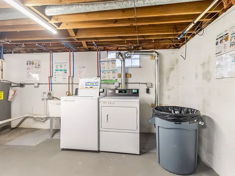 147 S Grand Ave #2 — Photo 14